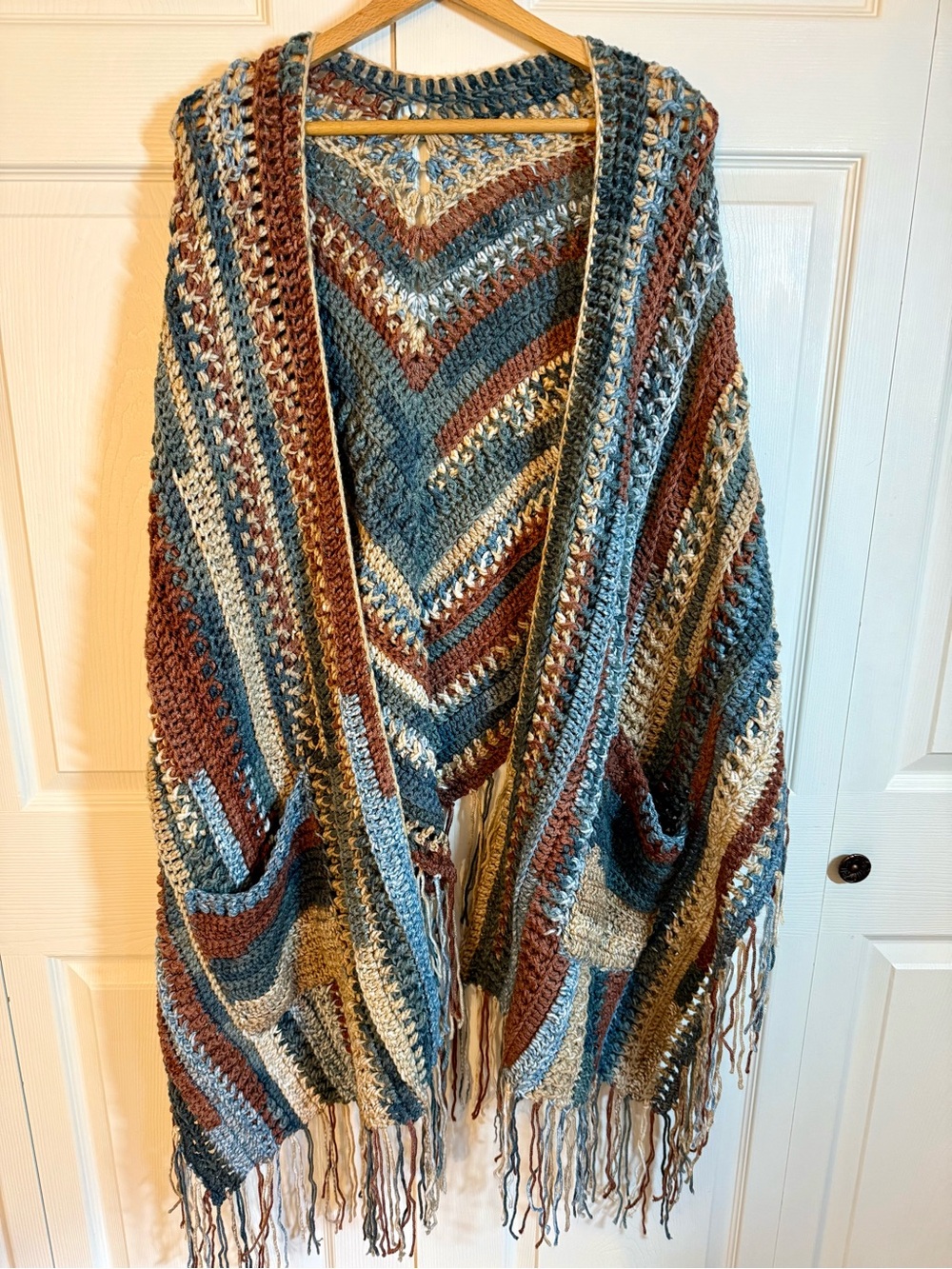 Women’s Multicolor Crochet Fringe pocket shawl